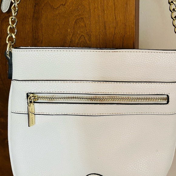 Anne Klein "Like New" Pebble Grain Leather Crossbody Bag in Cream Color - Picture 3 of 13